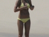 Jessica_Alba_yellow_bikini_candids0044_122_606lo.jpg