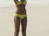 Jessica_Alba_yellow_bikini_candids0061_122_480lo.jpg
