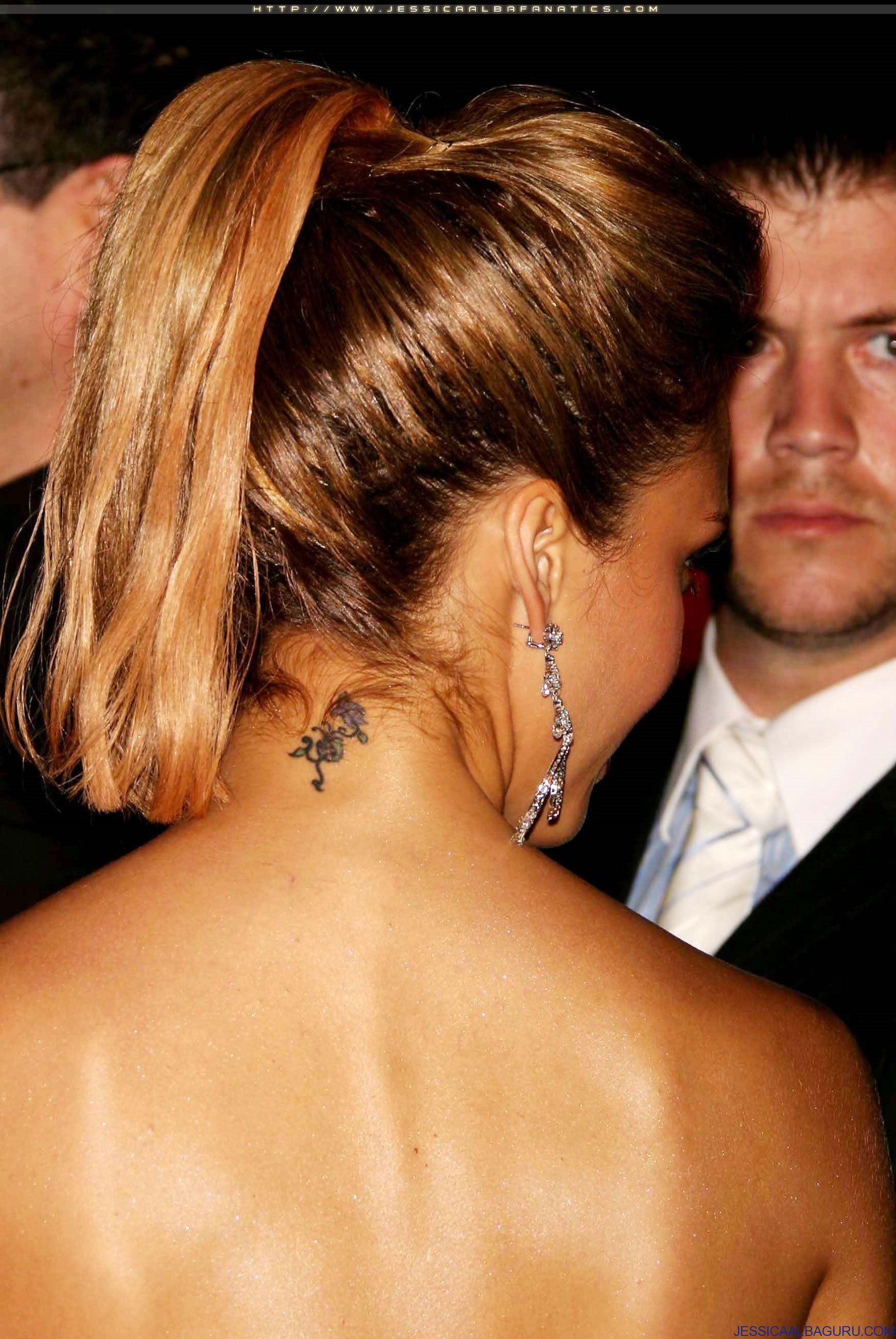 Jessica_Alba_-_Fantastic_Four_New_York_Premiere_-_July_6th_2005_023_122_375lo.jpg